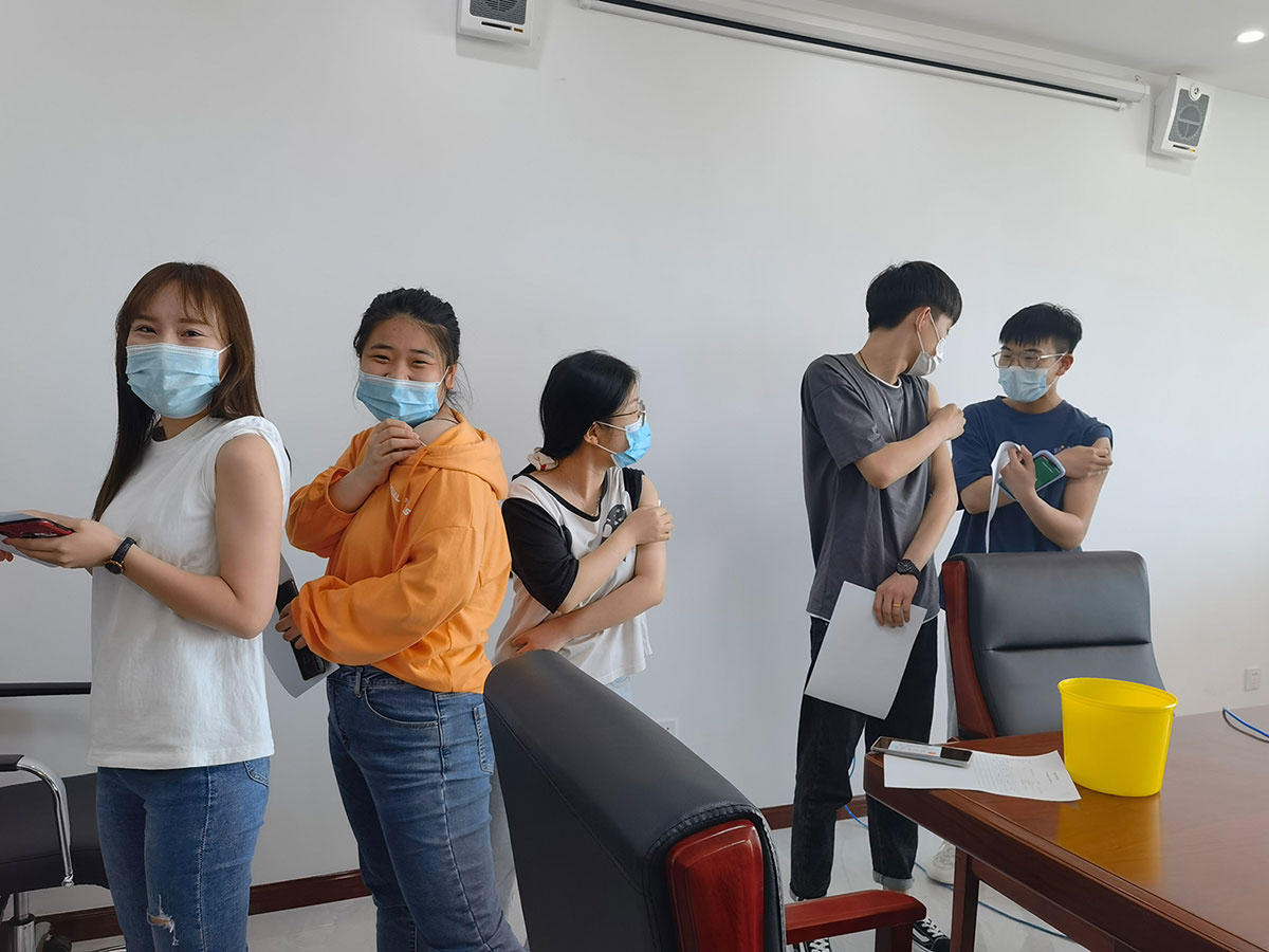 疼么，不疼，甚至有點(diǎn)想笑.jpg