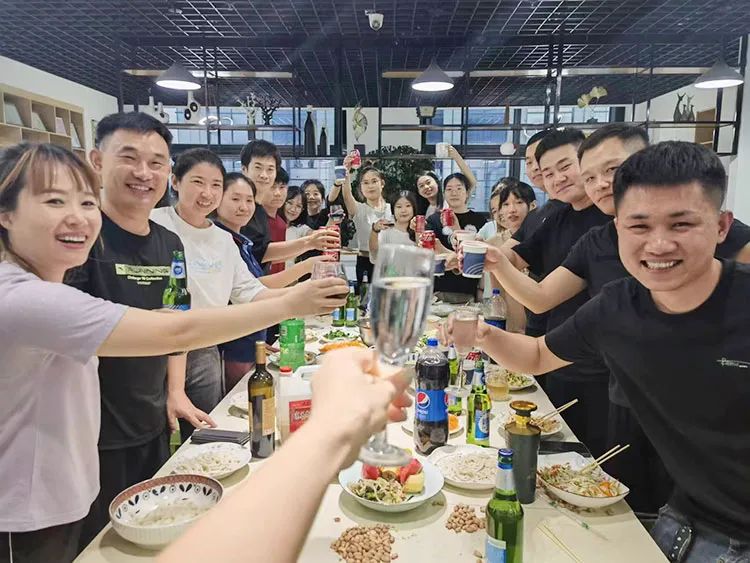 滄州智博十八周年團(tuán)建活動(dòng)--風(fēng)華歲月，感恩同行